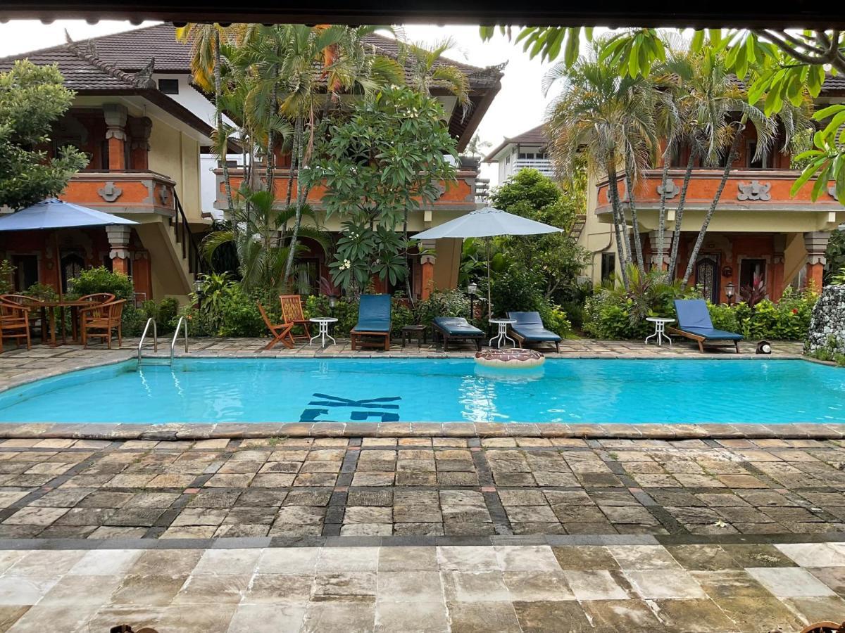 Hotel Grand Kumala Bali Legian Kültér fotó